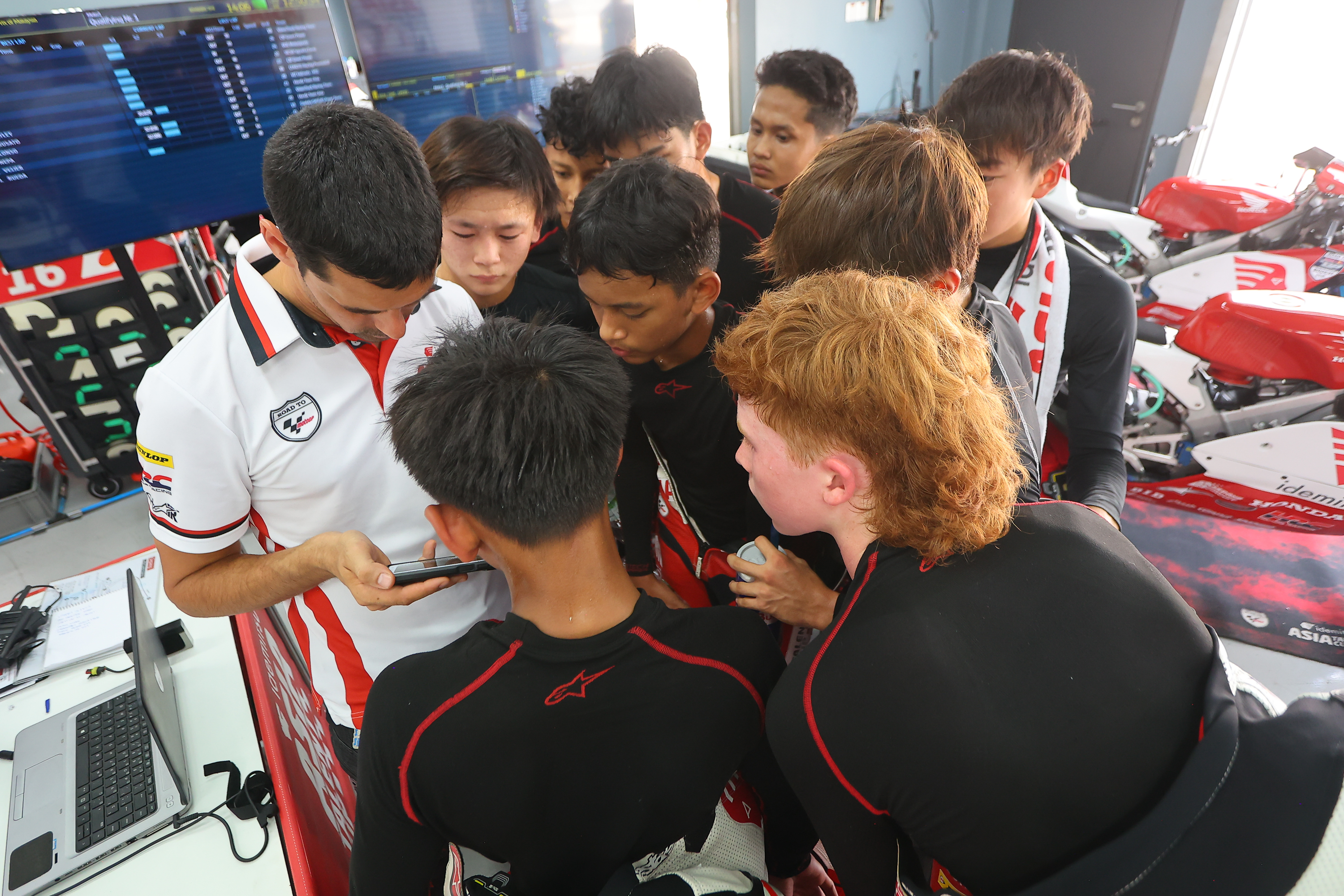 Qualifying Practice Backstage | Round 5 Malaysia | 2023 Idemitsu Asia Talent Cup
